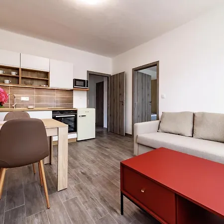 Jaro Apartmán